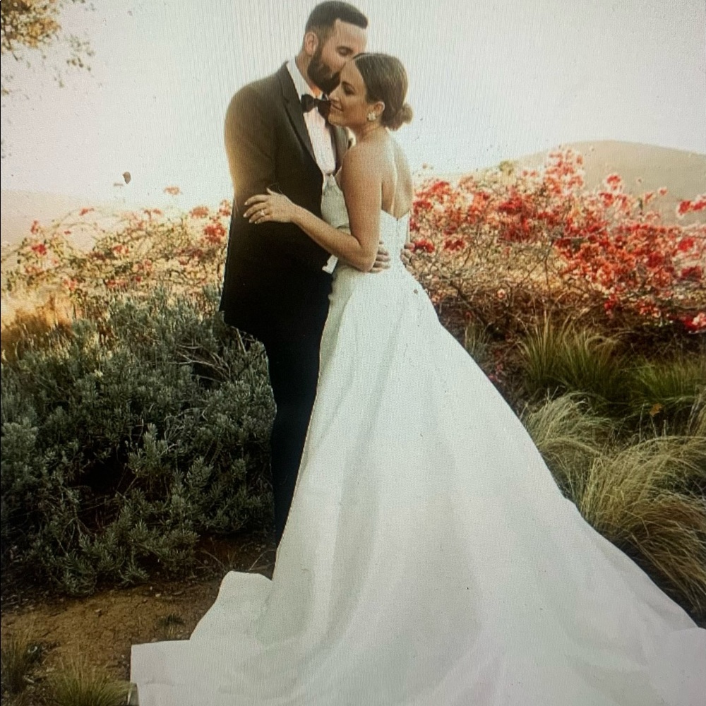 WEDDING DRESS - Picture 6 of 7